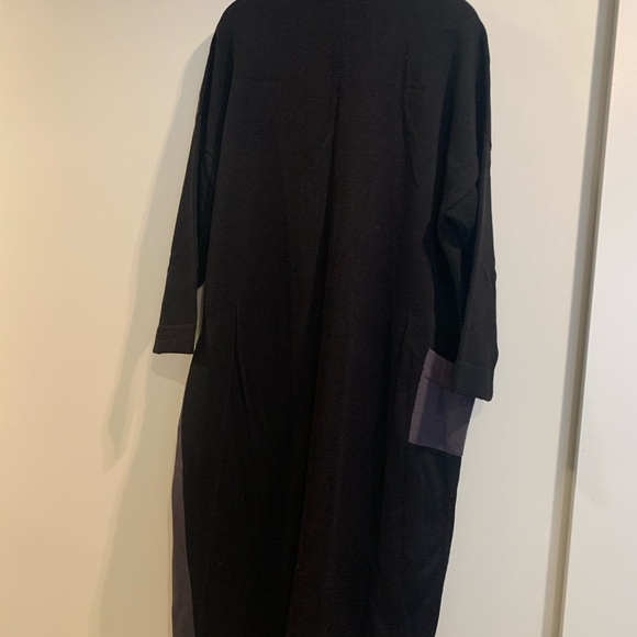 Long Cotton Sweater coat knit with button closure and patch pocket - Picture 2 of 4